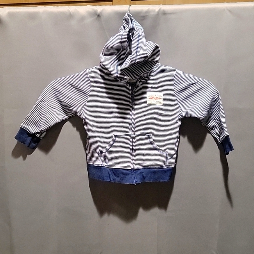 (J7) Carters, boys 12mth pull over jacket